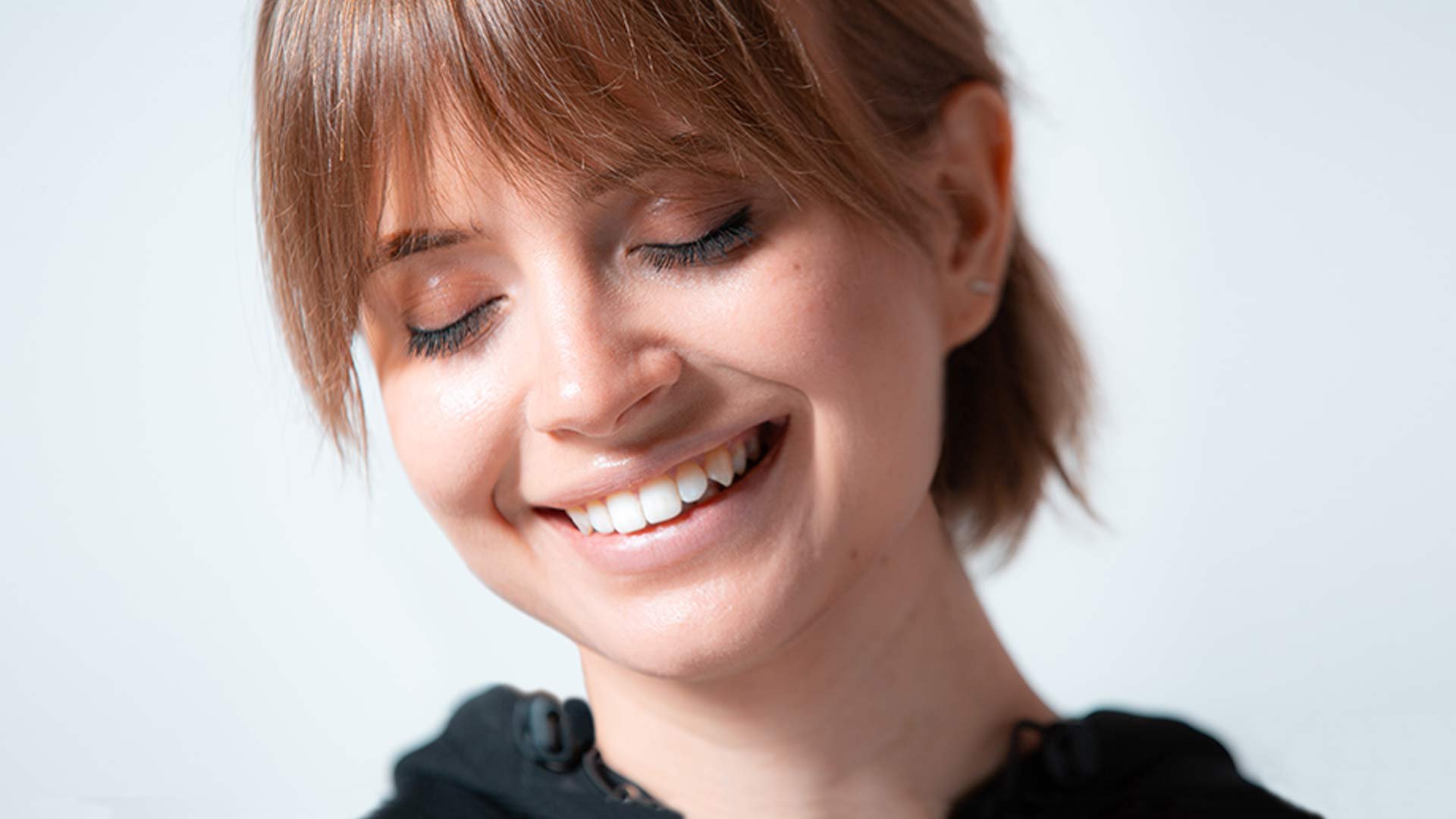 Loreal Paris Article How To Do Minimal Makeup Looks A Minimalists Guide D